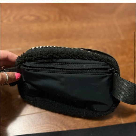 Lululemon everywhere fleece belt bag - Picture 4 of 5